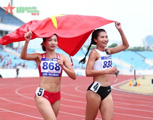 SEA Games 31: Nguyễn Thị Oanh xuất sắc giành HCV nội dung chạy 1500m nữ