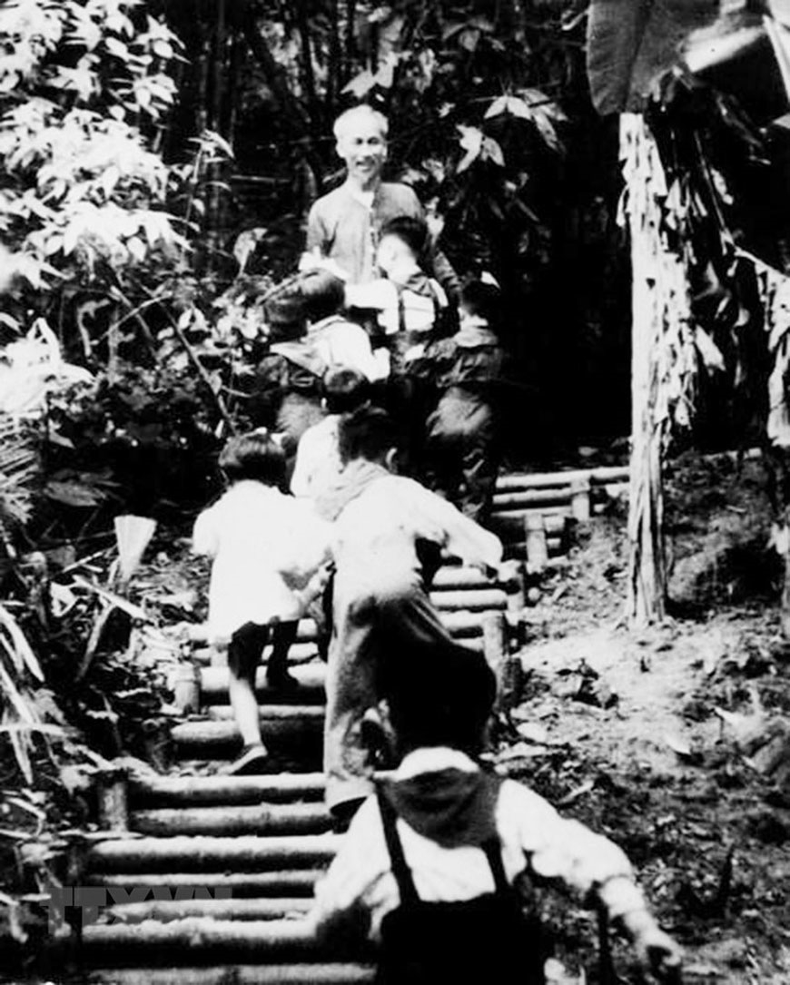 Nhấn vào ảnh để phóng to Ngày 19-5-1890: Ngày sinh Chủ tịch Hồ Chí Minh