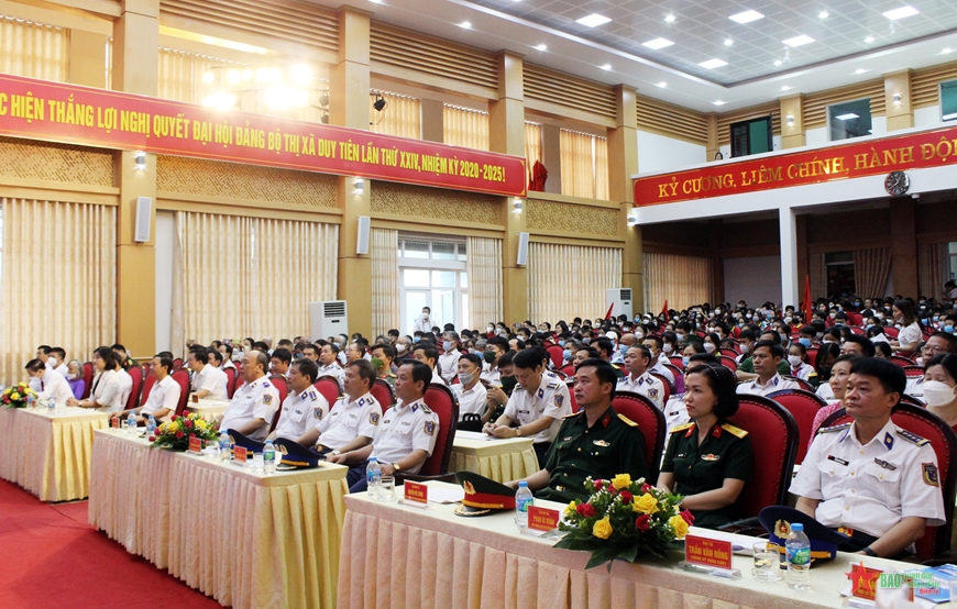 Các đại biểu dự hoạt động.