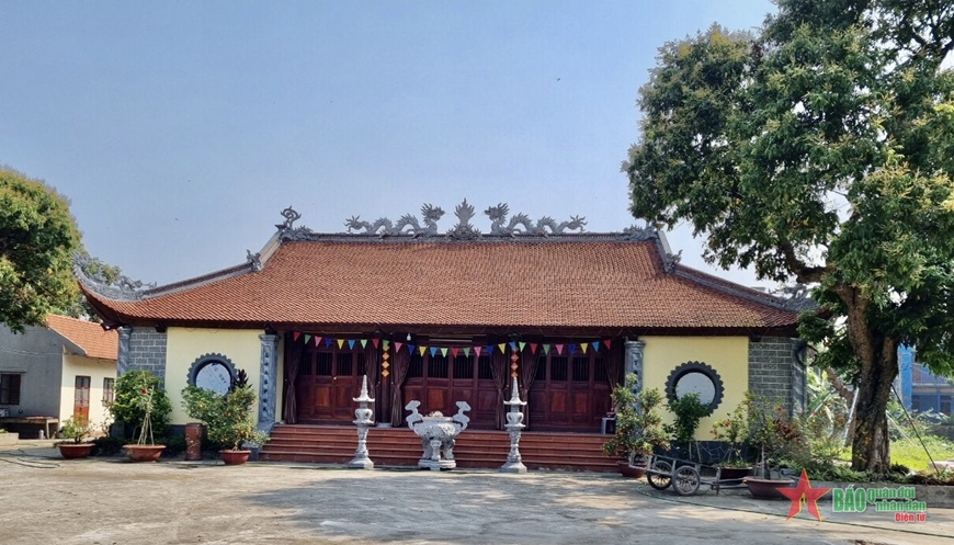  Đình Đại Từ, xã Đại Đồng (huyện Văn Lâm, tỉnh Hưng Yên), di tích lịch sử cấp tỉnh, nơi thờ Thái sư Lưu Cơ.