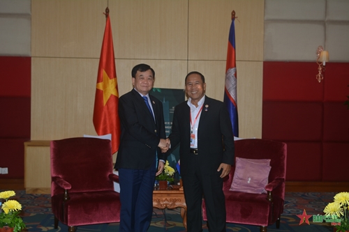 Đoàn đại biểu cấp cao Bộ Quốc phòng Việt Nam dự Hội nghị ADSOM và ADSOM + tại Campuchia