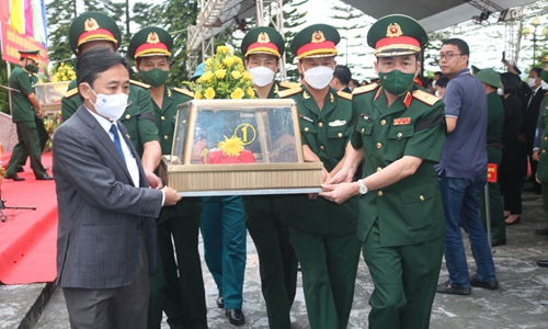 Tỉnh Hà Tĩnh tổ chức trọng thể lễ truy điệu và an táng 11 hài cốt liệt sĩ