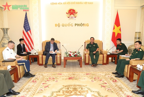Việt Nam - Hoa Kỳ tiếp tục hợp tác khắc phục hậu quả chiến tranh