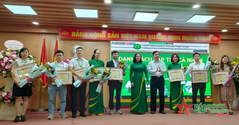 Học viện Nông nghiệp Việt Nam chú trọng nghiên cứu các sản phẩm nông nghiệp mới, có tính ứng dụng cao