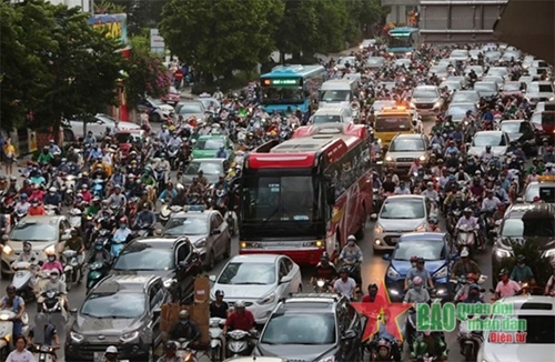 Hà Nội đã giải quyết được 10 điểm đen ùn tắc giao thông trong năm 2021

