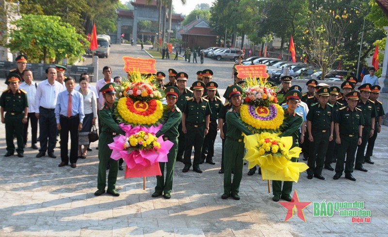 一事无成的我只能往当海贼王