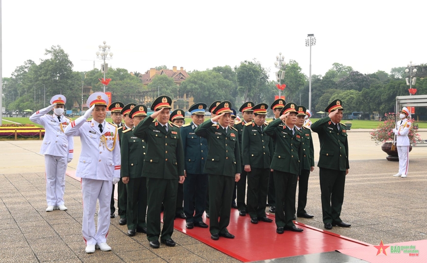 Lãnh đạo Đảng, Nhà nước, Quân đội vào Lăng viếng Chủ tịch Hồ Chí Minh