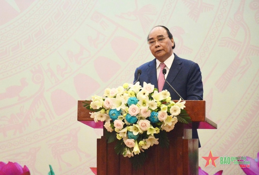 Chủ tịch nước Nguyễn Xuân Phúc dự Lễ tôn vinh trí thức khoa học và công nghệ tiêu biểu năm 2022