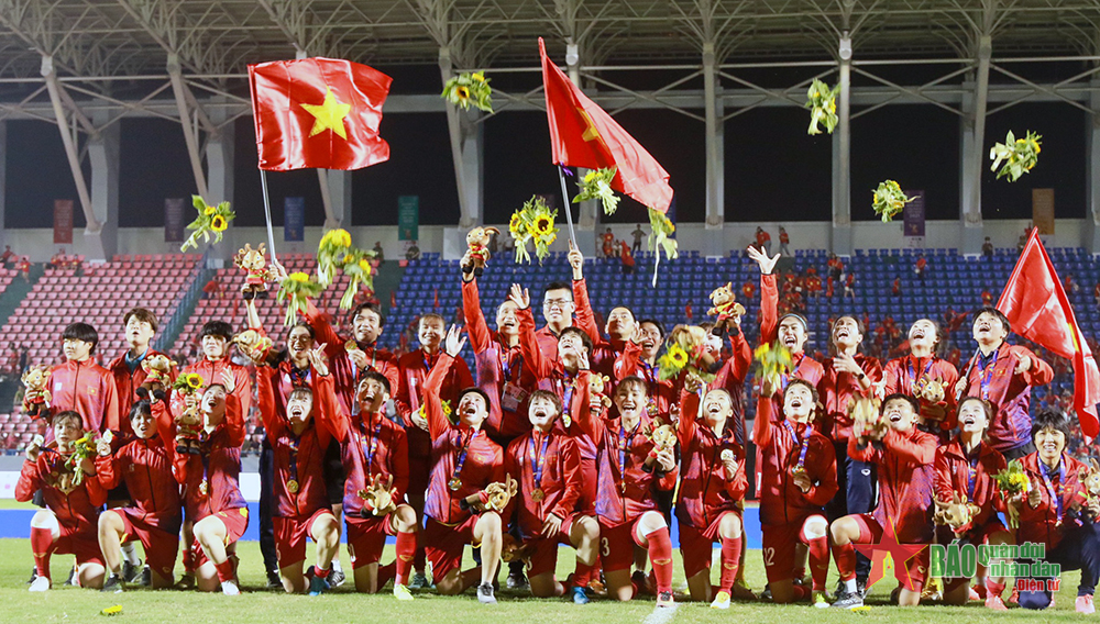 HLV Mai Đức Chung: Tôi tự hào về các cô gái 