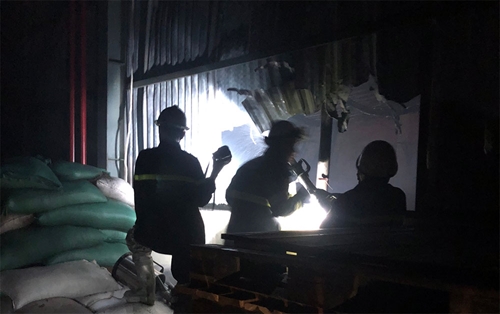 Cháy ở Hà Nội: Xuyên đêm chữa cháy xưởng sản xuất đồ gỗ tại huyện Đan Phượng