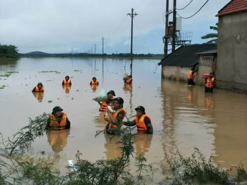 Học Bác phong cách nêu gương