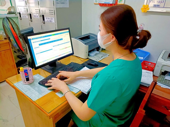 Ứng dụng công nghệ trong quản lý phòng khám tư nhân: Giải pháp nào toàn diện nhất hiện nay?