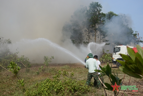 Quân đoàn 1 thực hành thao diễn ứng phó thảm họa cháy rừng
