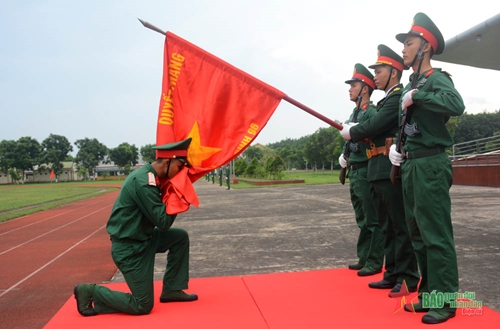 Các cơ quan, đơn vị tuyên thệ chiến sĩ mới