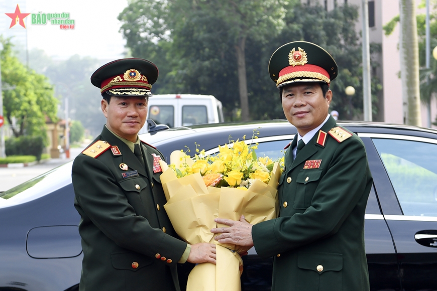 Đoàn đại biểu Quân sự cấp cao Quân đội nhân dân Lào thăm chính thức Việt Nam