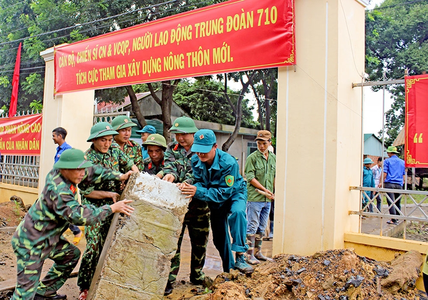 Nhân rộng điển hình tiên tiến, chống chủ nghĩa cá nhân