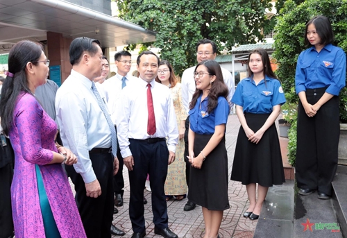 Đoàn công tác Ban Tuyên giáo Trung ương thăm, làm việc với Đại học Quốc gia TP Hồ Chí Minh 