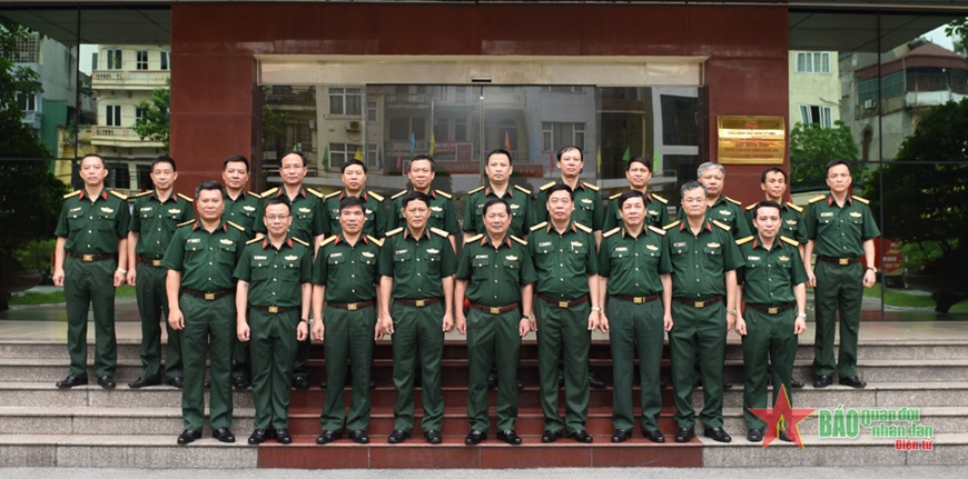 Thượng tướng Lê Huy Vịnh thăm và kiểm tra Trung tâm Kỹ thuật thông tin công nghệ cao
