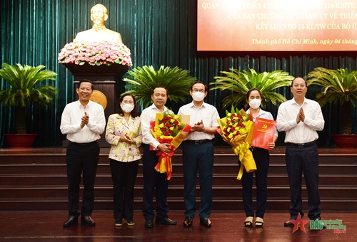 TP Hồ Chí Minh công bố quyết định của Bộ Chính trị và Ban Bí thư về công tác cán bộ