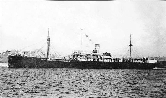 Nhấn vào ảnh để phóng to Ngày 5-6-1911, từ bến Nhà Rồng - cảng Sài Gòn, người thanh niên yêu nước Nguyễn Tất Thành rời Tổ quốc, ra đi trên con tàu Đô đốc Latouche-Tréville để thực hiện hoài bão giải phóng nước nhà khỏi ách nô lệ của thực dân, đế quốc. Ảnh: Tư liệu TTXVN