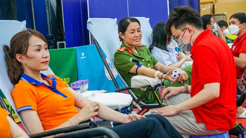 Hành trình đỏ 2022 tiếp nhận hơn 1.000 đơn vị máu