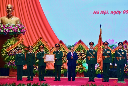 Chủ tịch nước Nguyễn Xuân Phúc dự Lễ kỷ niệm 40 năm truyền thống Binh đoàn 11
