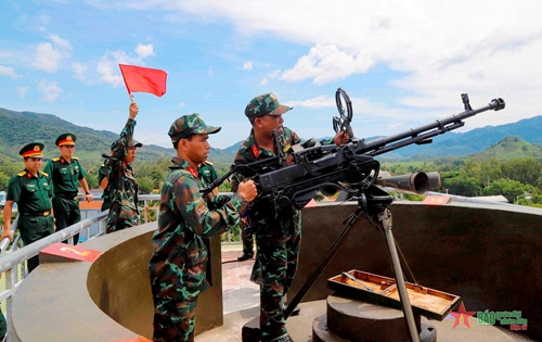 Quân khu 5 kiểm tra công tác quân sự, quốc phòng tại Bình Định