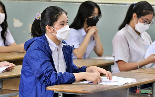 Gần 94.000 thí sinh tại TP Hồ Chí Minh tham gia kỳ thi tuyển sinh lớp 10