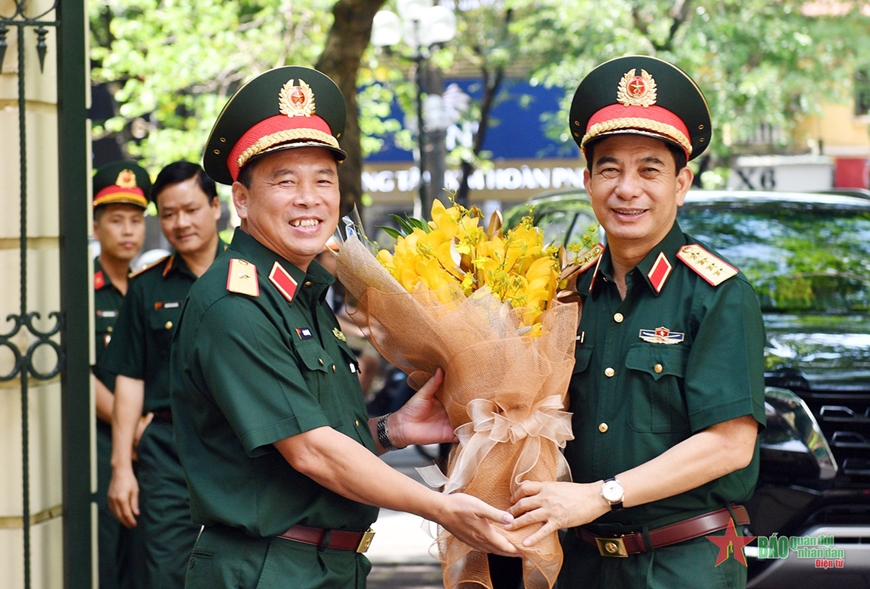 Đại tướng Phan Văn Giang thăm và chúc mừng Báo Quân đội nhân dân, nhân kỷ niệm 97 năm Ngày Báo chí cách mạng Việt Nam