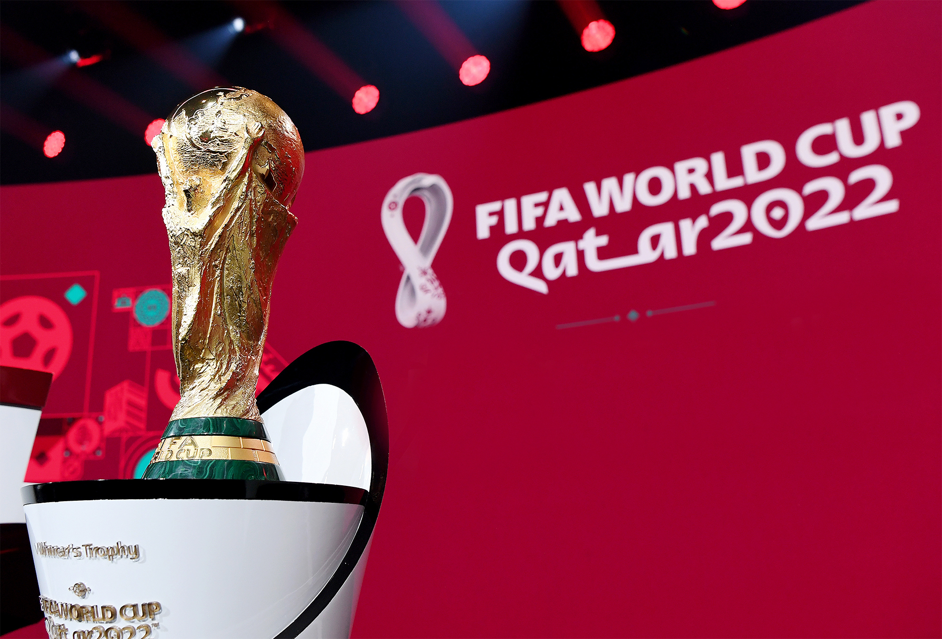 Vui World Cup: Đừng bỏ lỡ cơ hội thưởng thức những trận đấu hấp dẫn tại World Cup 2022 cùng Vui World Cup! Cảm nhận niềm đam mê bóng đá truyền thống với những câu hỏi, trò chơi, và phần thưởng độc đáo trong sự kiện này.