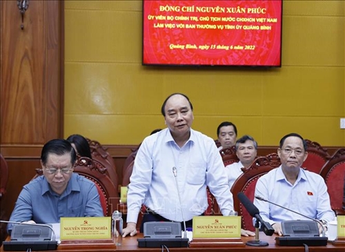  Chủ tịch nước Nguyễn Xuân Phúc: Quảng Bình cần có tầm nhìn lâu dài trong phát triển, khai thác được những lợi thế riêng có, đặc sắc nhất 