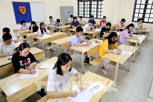 Hà Nội: Gần 107.000 thí sinh làm thủ tục dự thi lớp 10 trong sáng 17-6