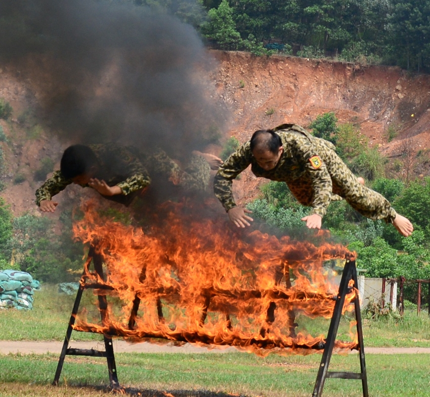 Khổ luyện thành tài