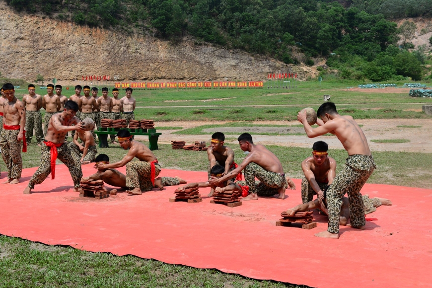 Khổ luyện thành tài