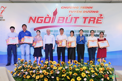 TP Hồ Chí Minh trao Giải thưởng “Ngòi bút trẻ” cho 32 gương tiêu biểu trong lĩnh vực báo chí