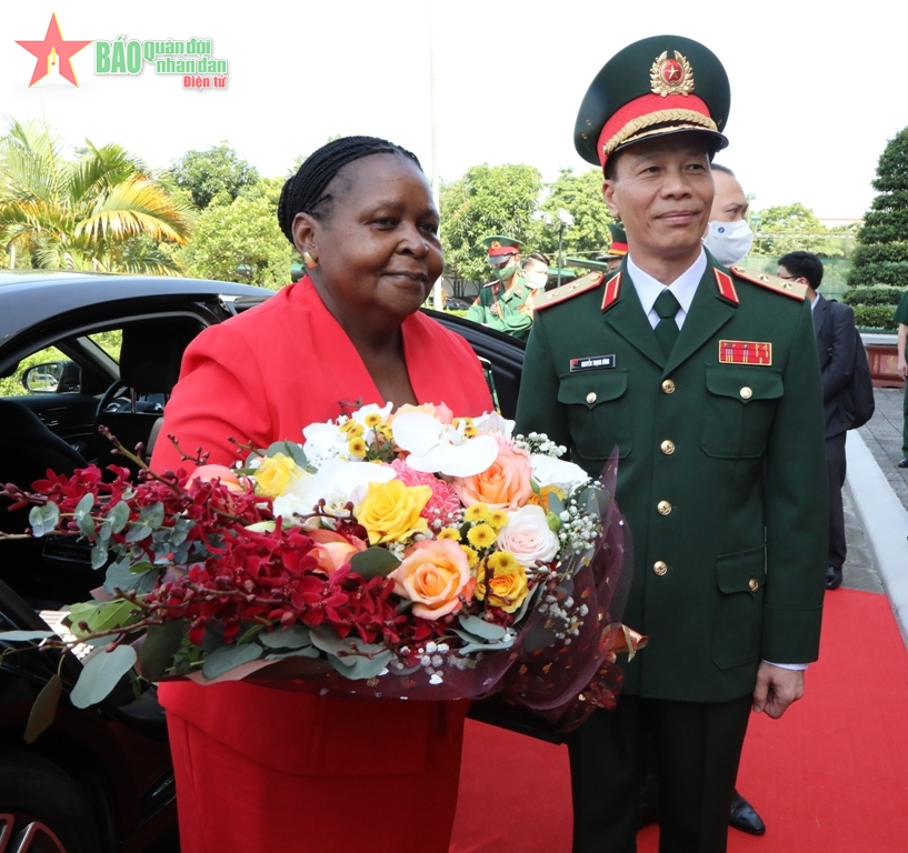 Chủ tịch Quốc hội Mozambique thăm Ủy ban Quốc gia Ứng phó sự cố, thiên tai và Tìm kiếm cứu nạn