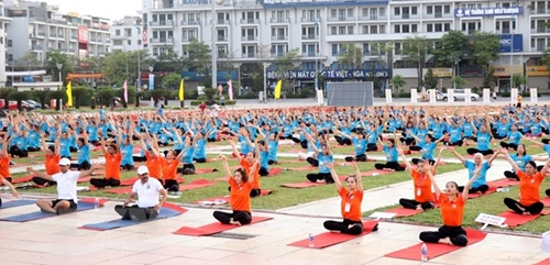 Ngày Quốc tế Yoga lần thứ 8 tại Quảng Ninh
