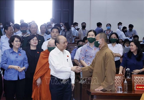 Chủ tịch nước Nguyễn Xuân Phúc: TP Hồ Chí Minh cần khơi thông bất cập trong đấu thầu, mua sắm thuốc, giải bài toán thiếu thuốc