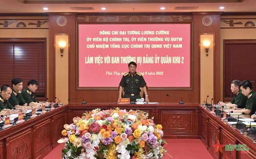 Đại tướng Lương Cường làm việc với Ban Thường vụ Đảng ủy Quân khu 2