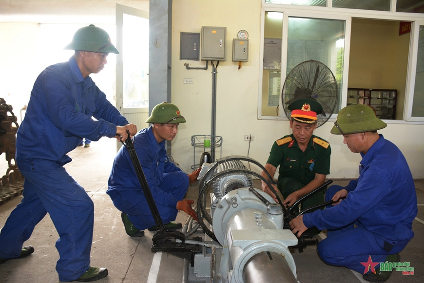 Hội thi kỹ thuật cấp cơ sở Xưởng sửa chữa xe tăng X32