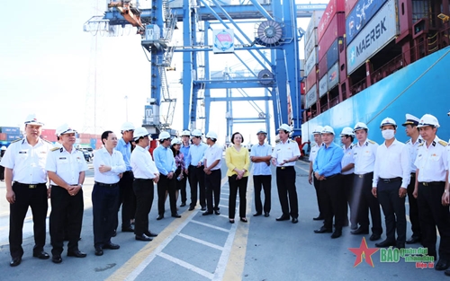 Bộ trưởng Bộ Nội vụ thăm Tổng công ty Tân Cảng Sài Gòn