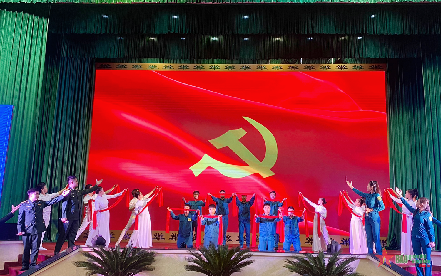 Liên hoan văn nghệ quần chúng Lực lượng vũ trang TP Hồ Chí Minh