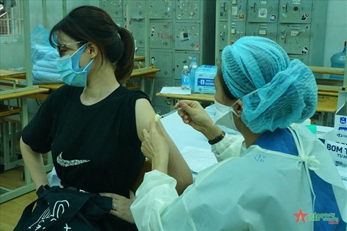 TP Hồ Chí Minh đẩy mạnh tháng cao điểm tiêm vắc xin Covid-19