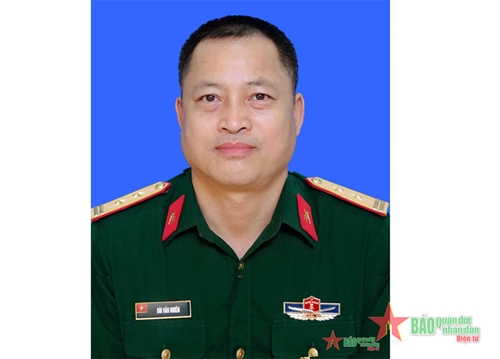 Trung tá QNCN Bùi Văn Nhiên quên mình khi cứu người đuối nước
