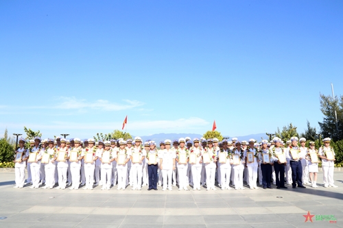 Vùng 4 Hải quân tuyên dương cán bộ đoàn, đoàn viên xuất sắc
