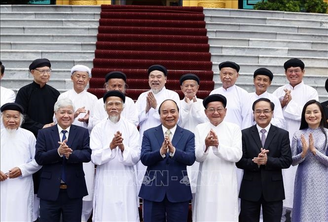 Chủ tịch nước Nguyễn Xuân Phúc tiếp Đoàn chức sắc các hội thánh và tổ chức Cao Đài