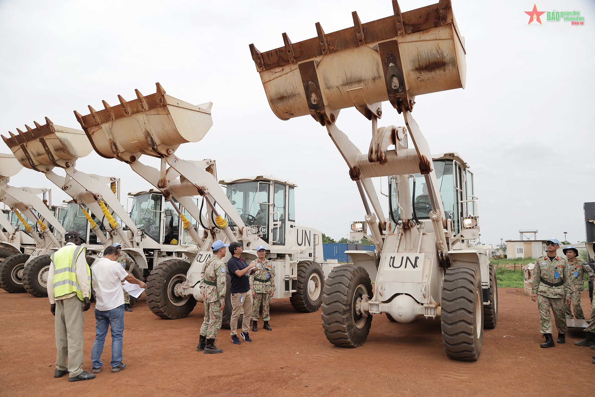 Đội Công binh số 1 tiếp nhận đủ hàng hóa vận chuyển theo đường biển