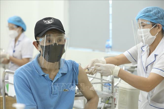 Thủ tướng Chính phủ chỉ đạo đẩy nhanh tiêm vaccine ngừa Covid-19 mũi 3, mũi 4