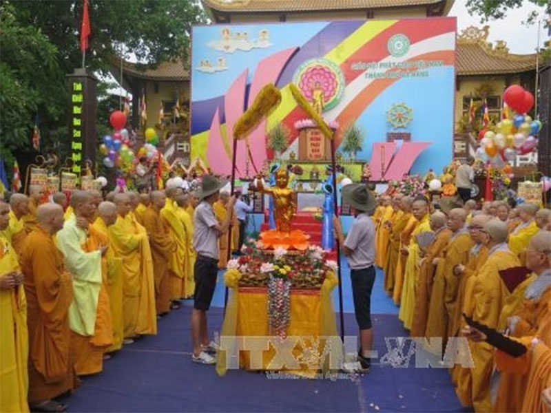 Trăm sự phi lý phía sau “bộ cánh tự do tôn giáo”