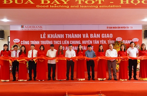 Agribank tài trợ trường học với kinh phí 5 tỷ đồng tại tỉnh Bắc Giang 

